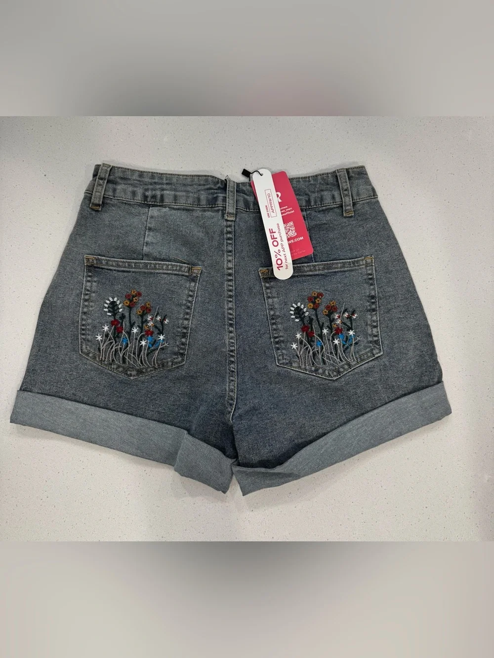 NWT ROMWE Embroidered Floral Denim Shorts – Size Medium